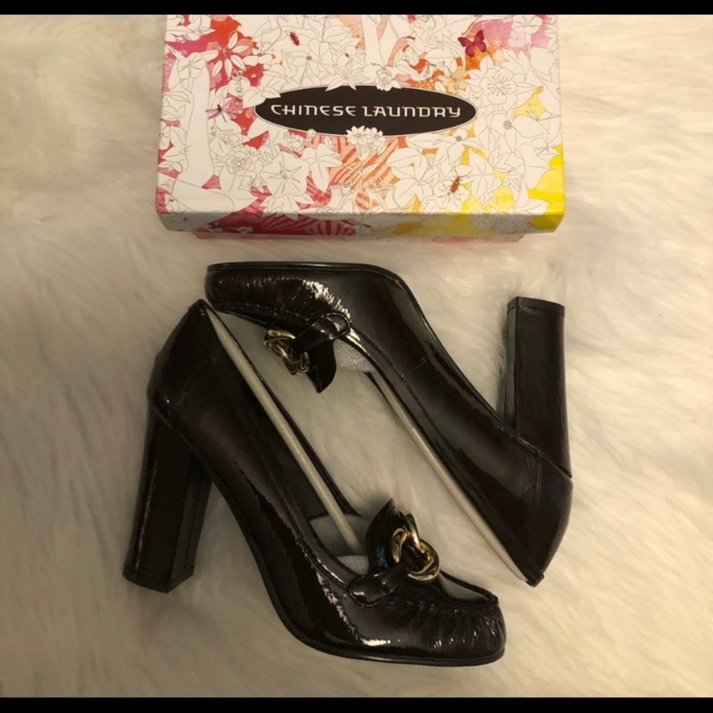 RePosh Classy Patent Black & Gold detail NIB Can’t wear heels anymore